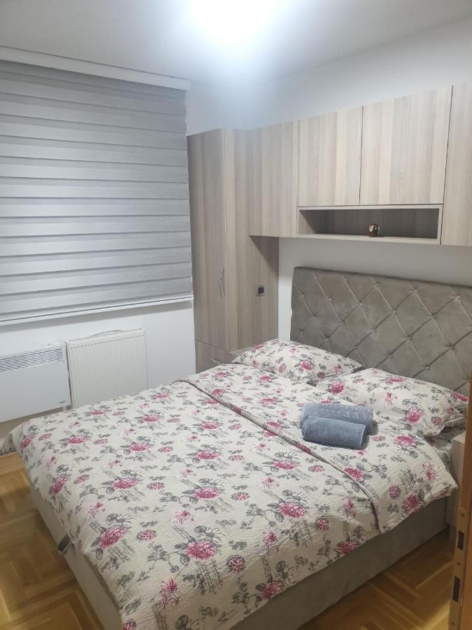 Апартаменти Apartman Lux S&V 1 Lukavica Istocno Sarajevo Hilandarska Centar Екстер'єр фото
