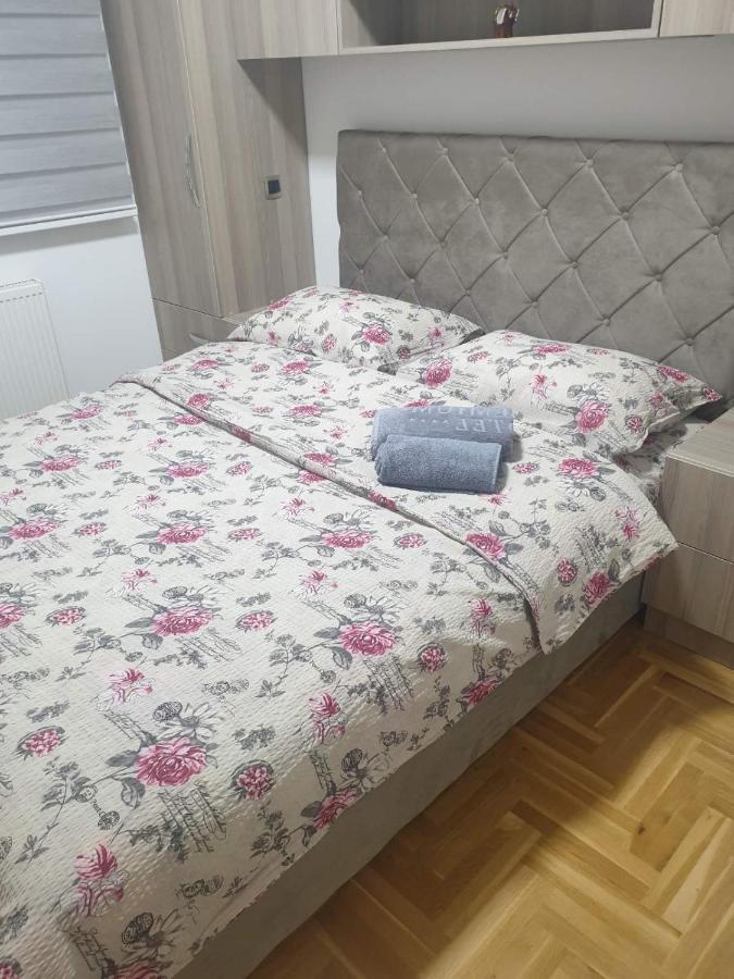 Апартаменти Apartman Lux S&V 1 Lukavica Istocno Sarajevo Hilandarska Centar Екстер'єр фото